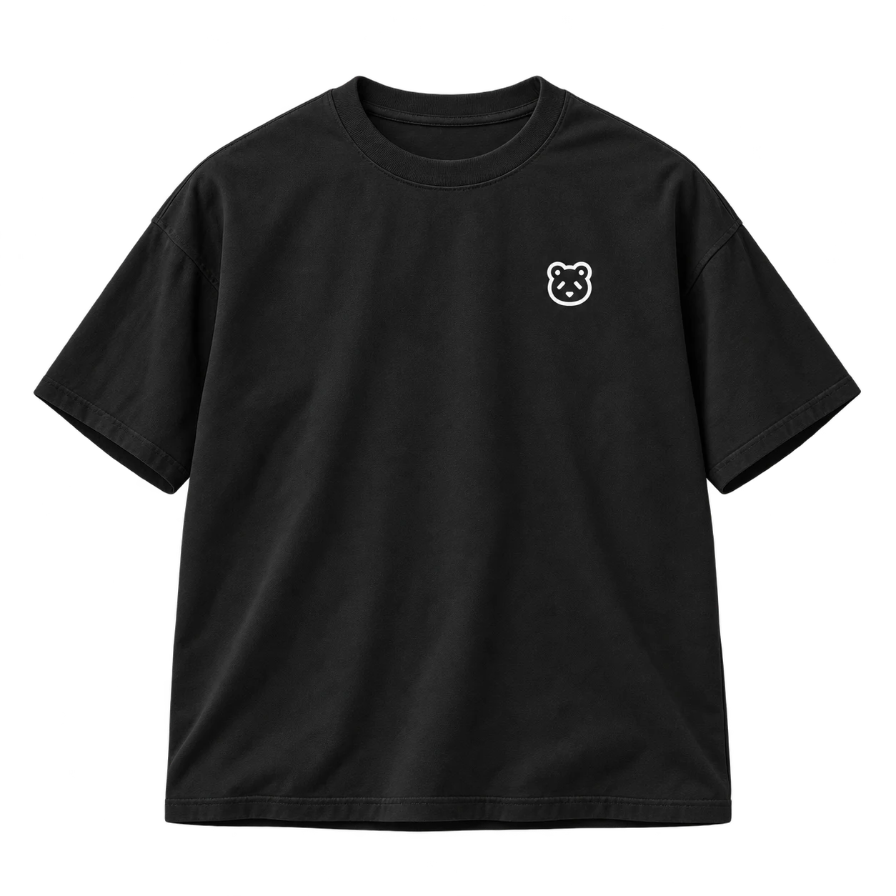 Everyday Tee in Schwarz, Vorderansicht mit Panda-Icon